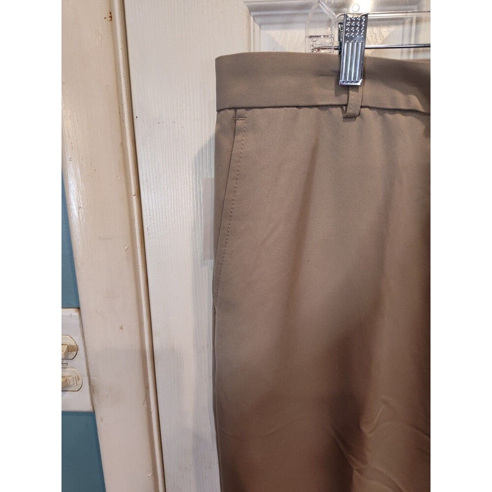 IZOD Golf Pants Men’s 38 NWT Sport Flex Stretch Trousers Sun Control Khaki - Picture 3 of 12